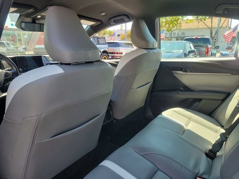Used 2025 Toyota Camry SE w/ Convenience Package FWD image 16