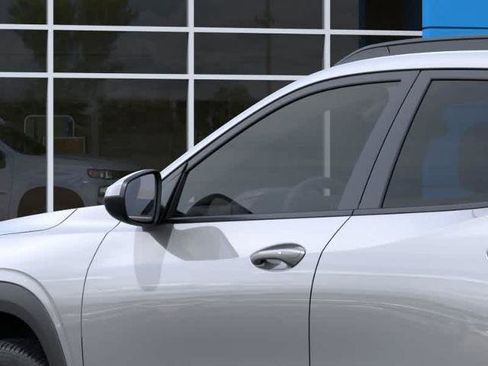 New 2026 Chevrolet Trax LT w/ LT Convenience Package FWD image 12