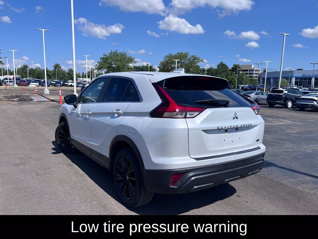 Used 2023 Mitsubishi Eclipse Cross LE AWD/4WD image 7