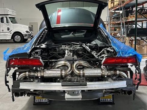 Used 2018 Audi R8 V10 w/ Premium Package image 31