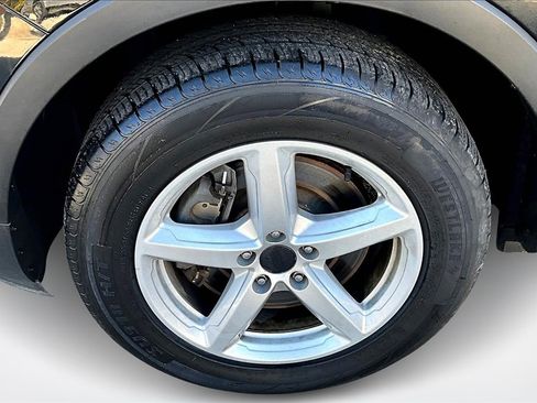 Used 2017 Ford Explorer XLT w/ Equipment Group 202A image 33