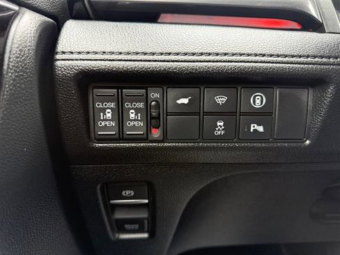 Used 2024 Honda Odyssey EX-L image 32