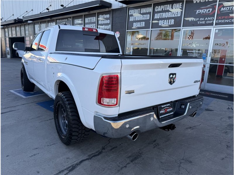 Used 2018 RAM 1500 Laramie w/ Convenience Group AWD/4WD image 58