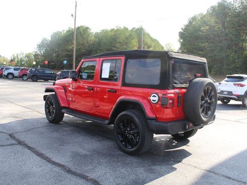 Used 2020 Jeep Wrangler Unlimited Sahara image 8