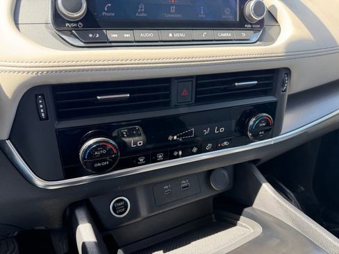 Used 2023 Nissan Rogue SV image 26