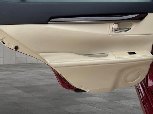 Used 2014 Lexus ES 350 w/ Premium Package image 26