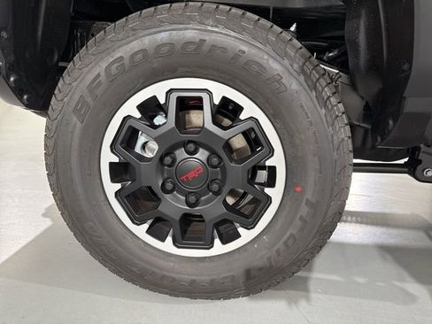 New 2025 Toyota Tacoma TRD Off-Road image 10