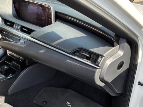 Used 2020 Lexus ES 350 w/ Premium Package FWD image 4