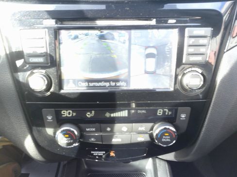 Used 2017 Nissan Rogue Sport SL w/ SL Premium Package image 27