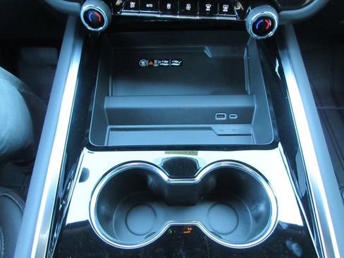 New 2026 Chevrolet Suburban RST w/ Comfort Package AWD/4WD image 32