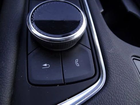 Used 2023 Cadillac XT5 Premium Luxury image 34