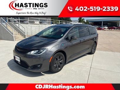 Used 2020 Chrysler Pacifica Limited w/ Quick Oder Package 2EV RED-S