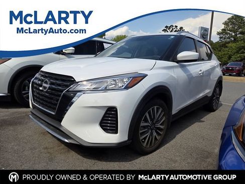 Used 2024 Nissan Kicks SV FWD image 1