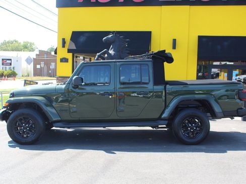 Used 2021 Jeep Gladiator Sport image 20