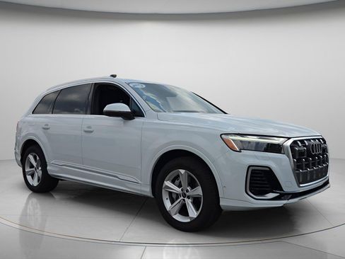Used 2025 Audi Q7 3.0T Premium w/ Convenience Package AWD/4WD image 8