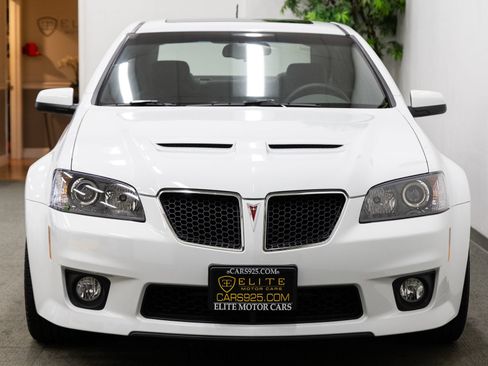 Used 2009 Pontiac G8 GXP RWD image 12