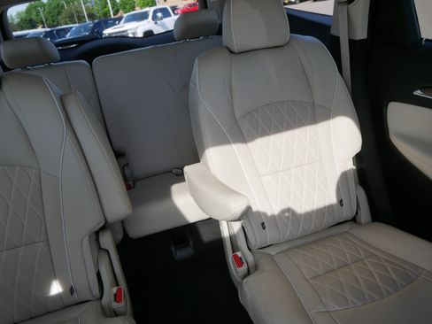 Used 2023 Buick Enclave Avenir w/ Avenir Technology Package AWD/4WD image 14