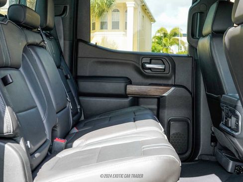 Used 2019 Chevrolet Silverado 1500 High Country w/ Technology Package AWD/4WD image 41