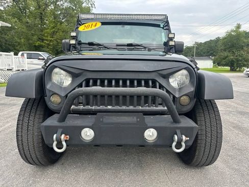 Used 2014 Jeep Wrangler Unlimited Rubicon w/ Connectivity Group AWD/4WD image 2
