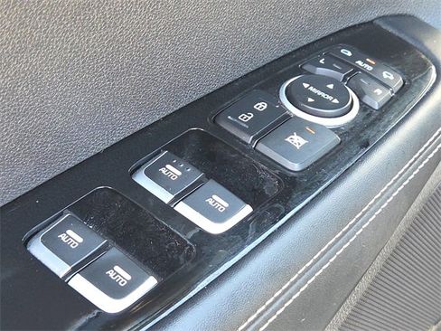 Used 2019 Kia Sorento SX image 17