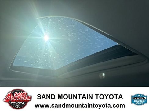 Used 2021 Toyota Sienna XLE image 16