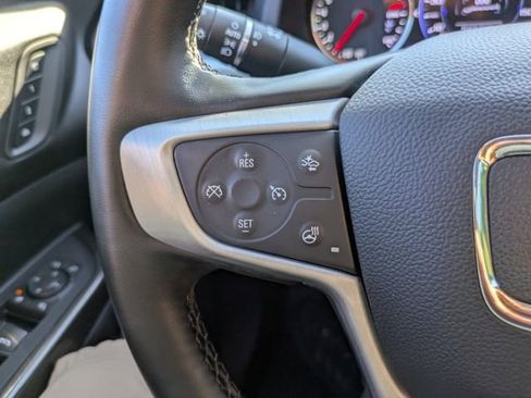 Used 2023 GMC Acadia SLT image 23