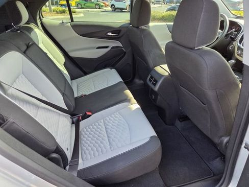 Used 2018 Chevrolet Equinox LS FWD image 17
