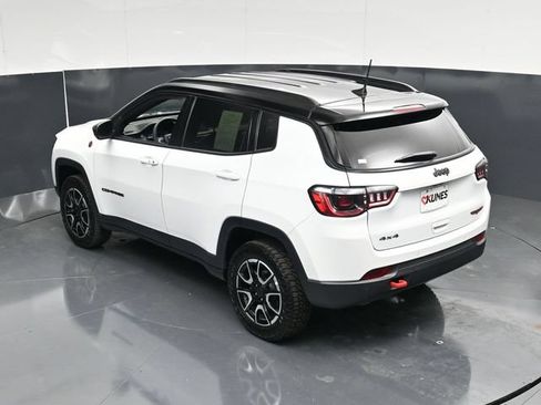 Used 2025 Jeep Compass Trailhawk AWD/4WD image 49