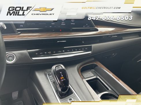 Certified 2024 Cadillac Escalade Sport Platinum w/ Heavy-Duty Trailer Package AWD/4WD image 23