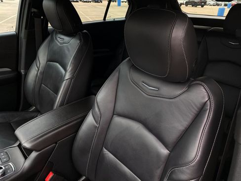 Used 2021 Cadillac XT4 Premium Luxury w/ Cold Weather Package image 12