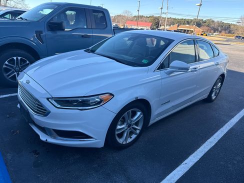 Used 2018 Ford Fusion SE w/ Equipment Group 602A image 12