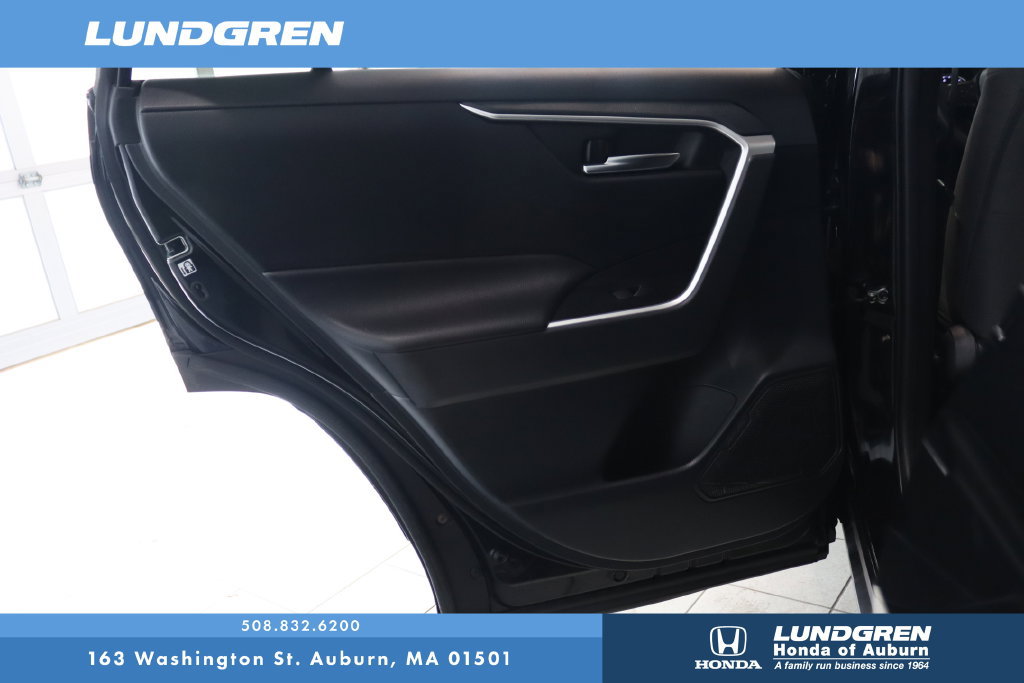 Used 2019 Toyota RAV4 XLE AWD/4WD image 12