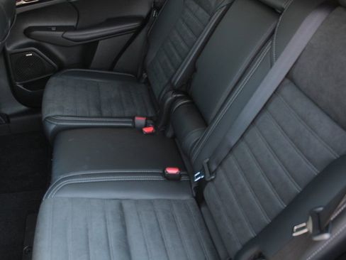 New 2025 Mitsubishi Outlander SE image 13