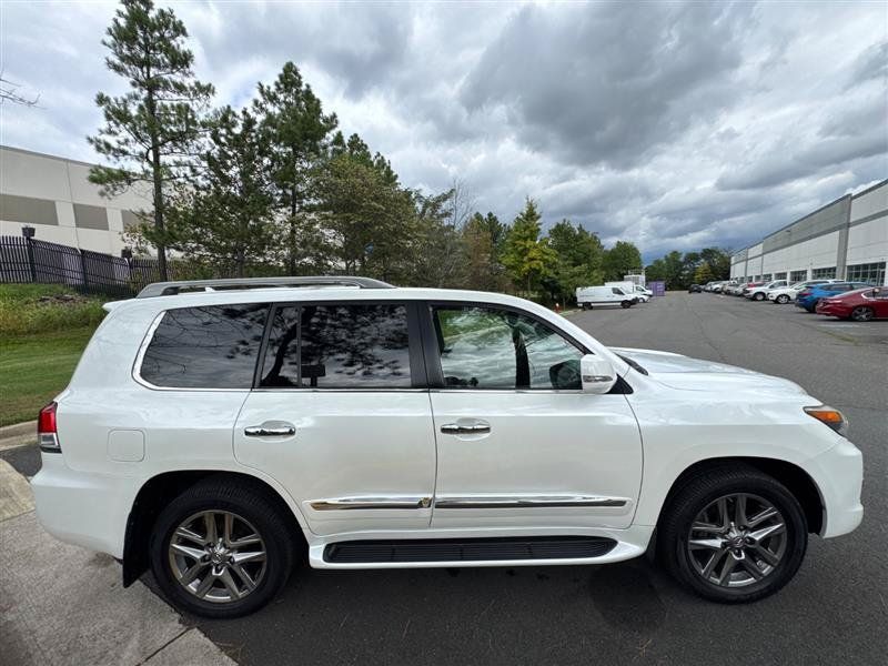 Used 2014 Lexus LX 570 4WD w/ Luxury Package image 20