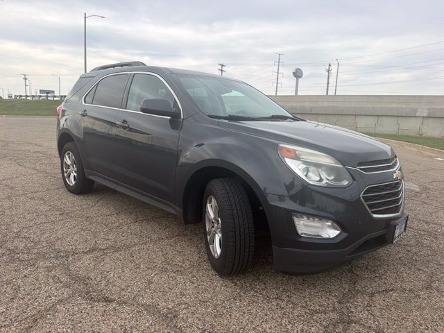 Used 2017 Chevrolet Equinox LT w/ Convenience Package FWD image 2
