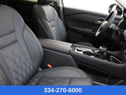 New 2026 Nissan Rogue Platinum image 24