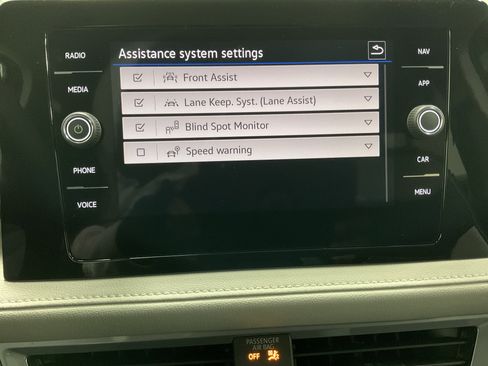 New 2026 Volkswagen Taos SEL image 7