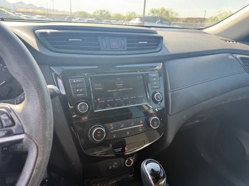 Used 2019 Nissan Rogue S FWD image 21