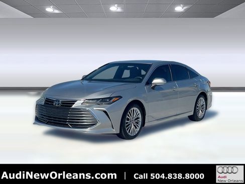 Used 2019 Toyota Avalon Limited image 1