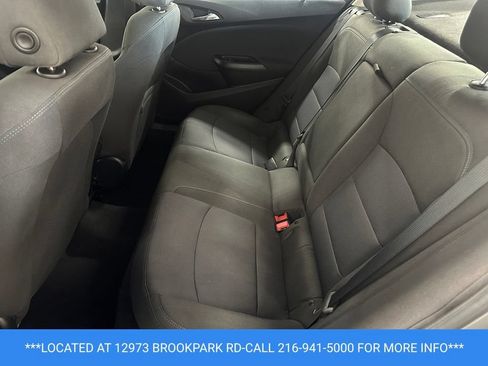 Used 2018 Chevrolet Cruze LT w/ Convenience Package FWD image 18