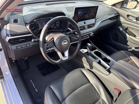 Certified 2025 Nissan Altima 2.5 SR w/ SR Premium Package FWD image 16