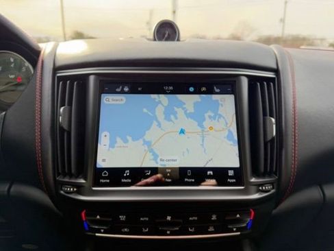Used 2019 Maserati Levante Trofeo AWD/4WD image 32