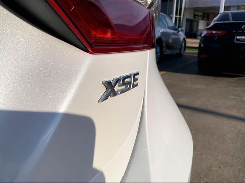 Used 2019 Toyota Camry XSE FWD image 10