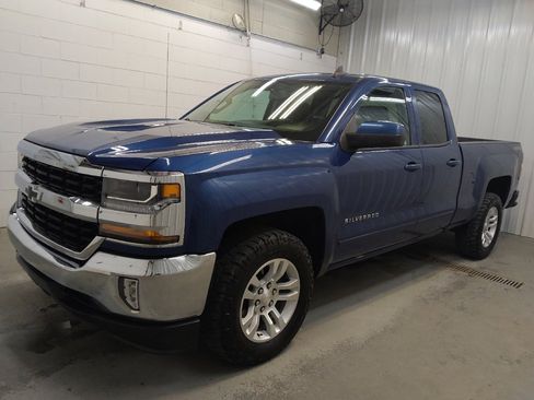 Used 2017 Chevrolet Silverado 1500 LT w/ All Star Edition AWD/4WD image 2