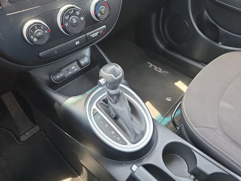 Used 2016 Kia Soul FWD image 25
