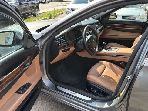Used 2015 BMW 750Li xDrive w/ Executive Package AWD/4WD image 22