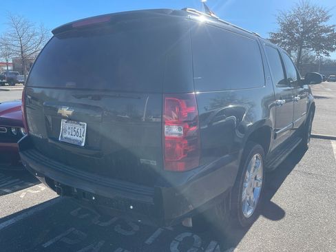 Used 2007 Chevrolet Suburban LTZ w/ LTZ Preferred Equipment Group image 6