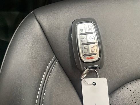 New 2026 Chrysler Pacifica Select image 27