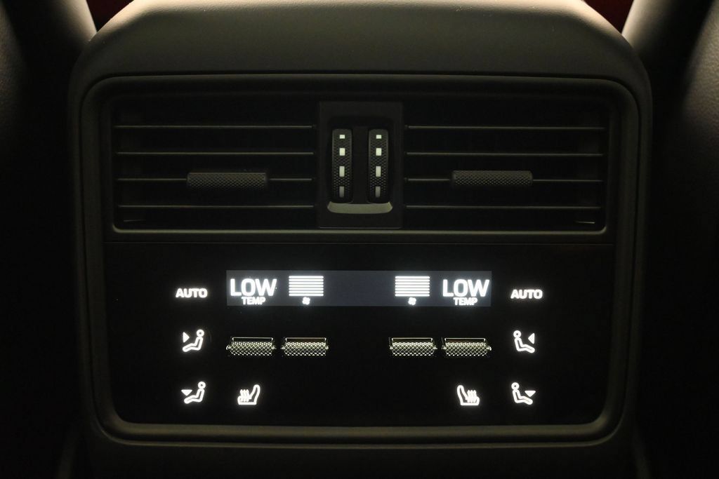 Used 2026 Porsche Cayenne S AWD/4WD image 24