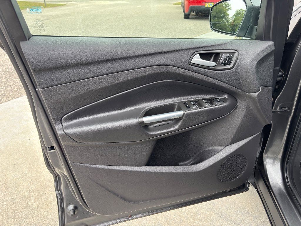Used 2017 Ford Escape Titanium w/ Equipment Group 301A FWD image 19